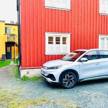 Venus Super Central !